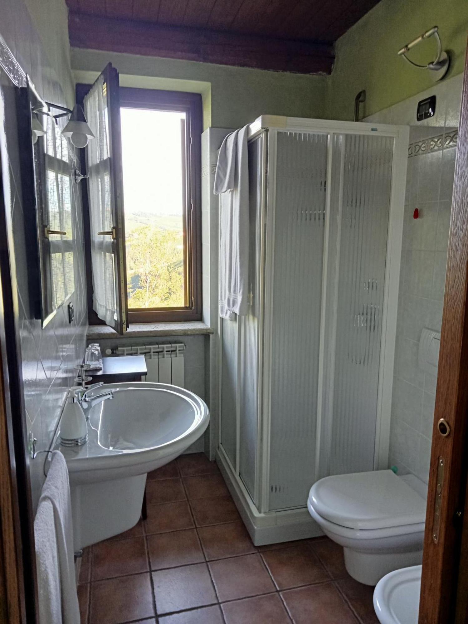 Agriturismo Bric Di Gai 蒙福特达尔巴 客房 照片